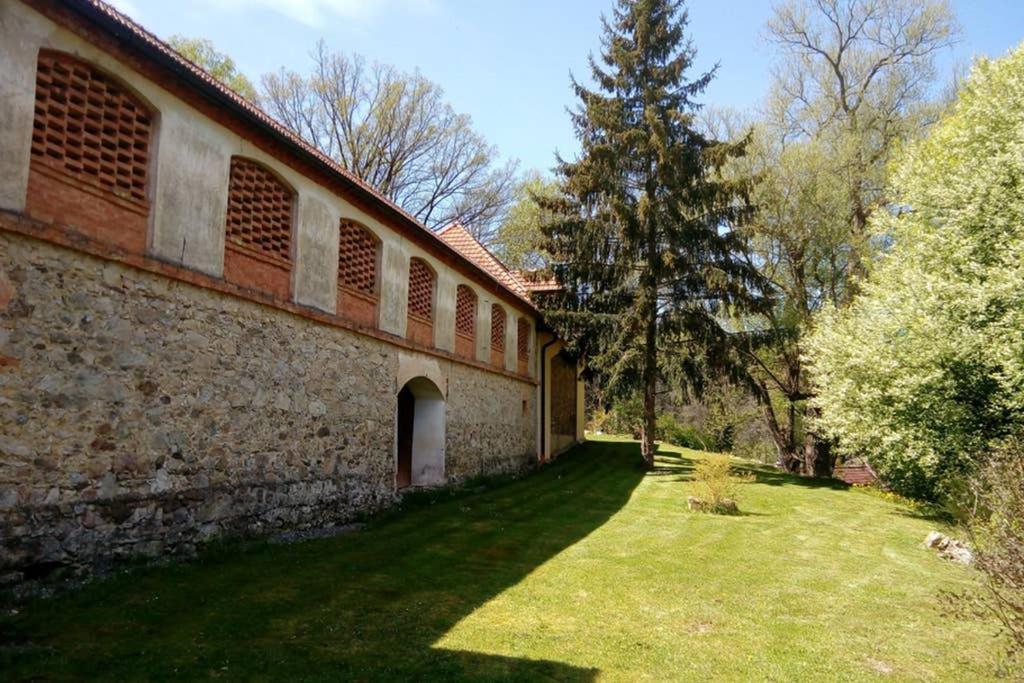 Zamecek Zdiky - Moderni Velky Apartman Bujanov Extérieur photo